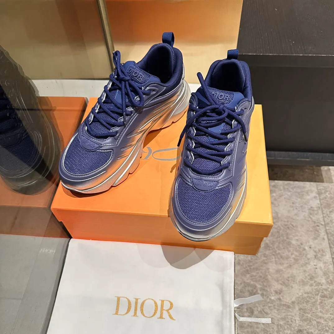 p680🐮🐮New to the Dior collection, these C'est Dior sneakers make a bold and stylish statement. Carefully crafted, the letters C and D are displayed on the sides of the upper for style, and the details add a touch of elegance. The lightweight two-tone Dior sole offers exceptional comfort and sporty appeal. Can add a stylish touch to any casual look. Christian Dior Paris signature on the tongue and sole. Two-tone notches feature Christian Dior's lucky star symbol. Women’s size 35-40, men’s size 38-45